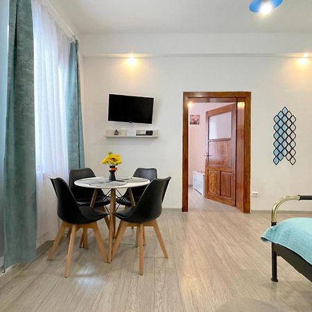 Evu Long Street Apartamento Braşov Exterior foto