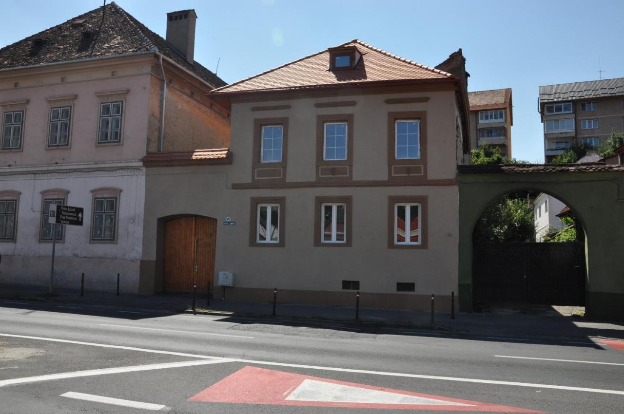 Evu Long Street Apartamento Braşov Exterior foto