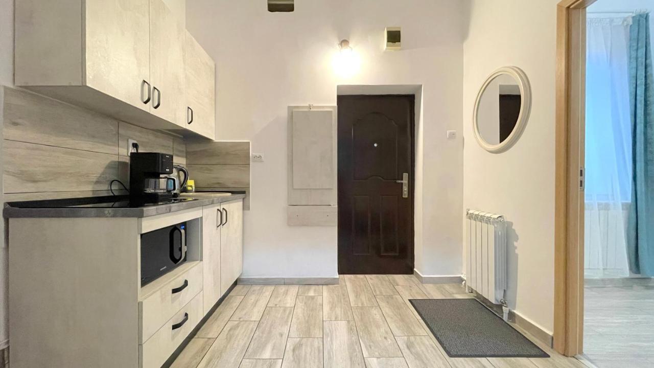Evu Long Street Apartamento Braşov Exterior foto