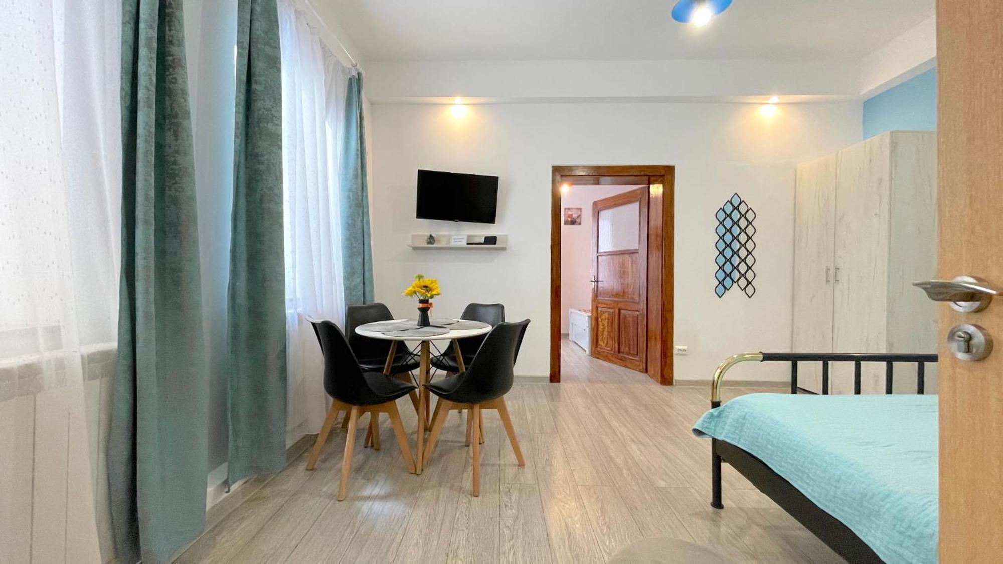 Evu Long Street Apartamento Braşov Exterior foto