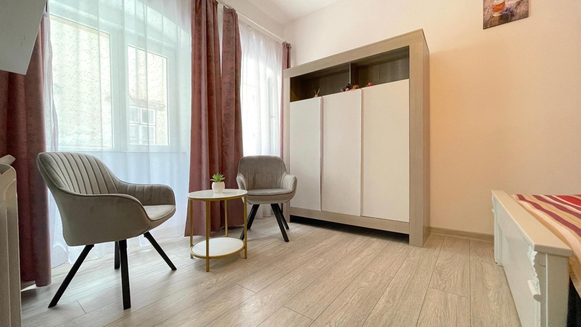 Evu Long Street Apartamento Braşov Exterior foto
