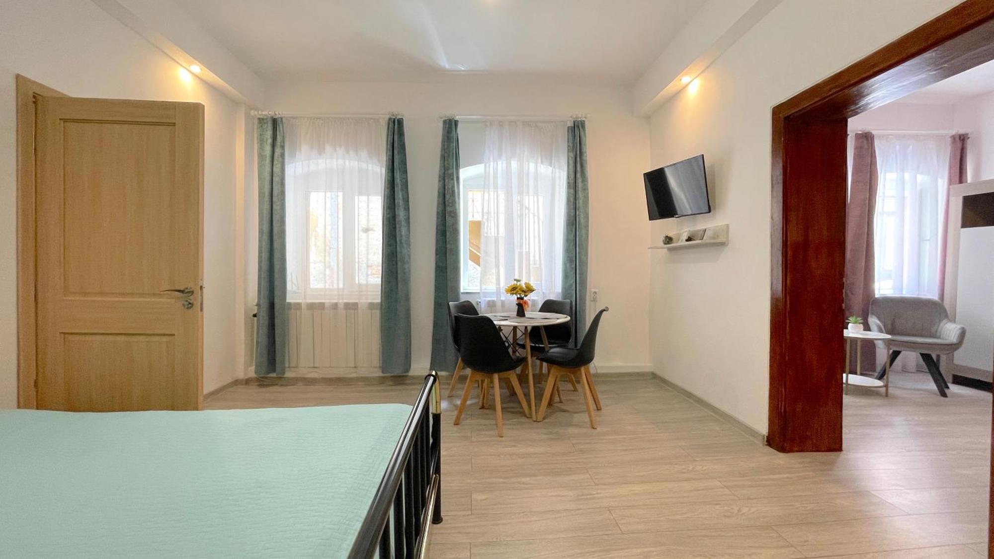 Evu Long Street Apartamento Braşov Exterior foto