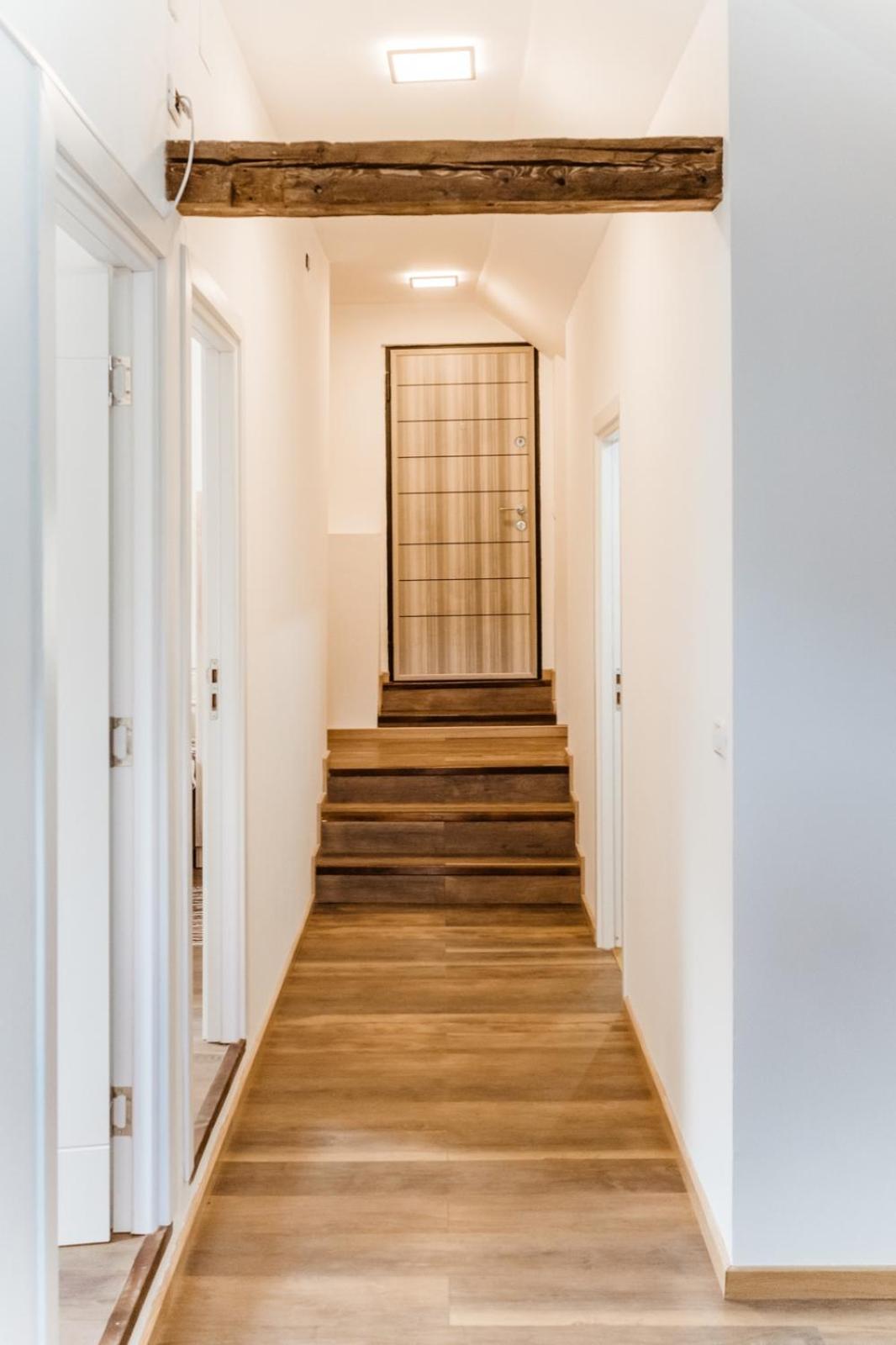 Evu Long Street Apartamento Braşov Exterior foto