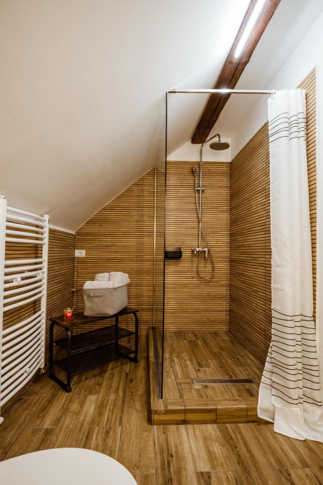 Evu Long Street Apartamento Braşov Exterior foto