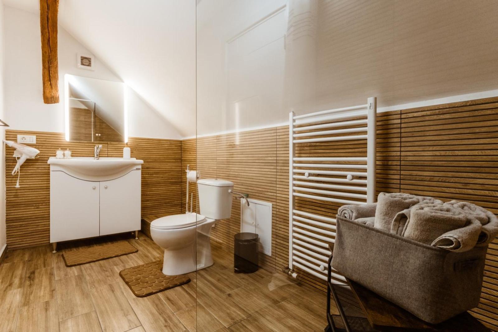 Evu Long Street Apartamento Braşov Exterior foto