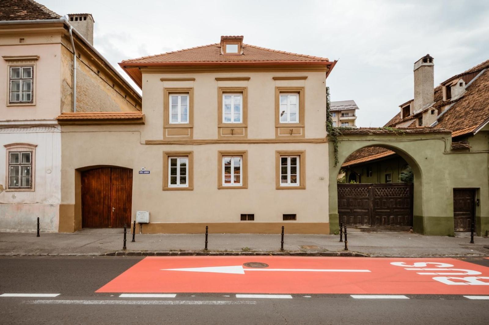 Evu Long Street Apartamento Braşov Exterior foto